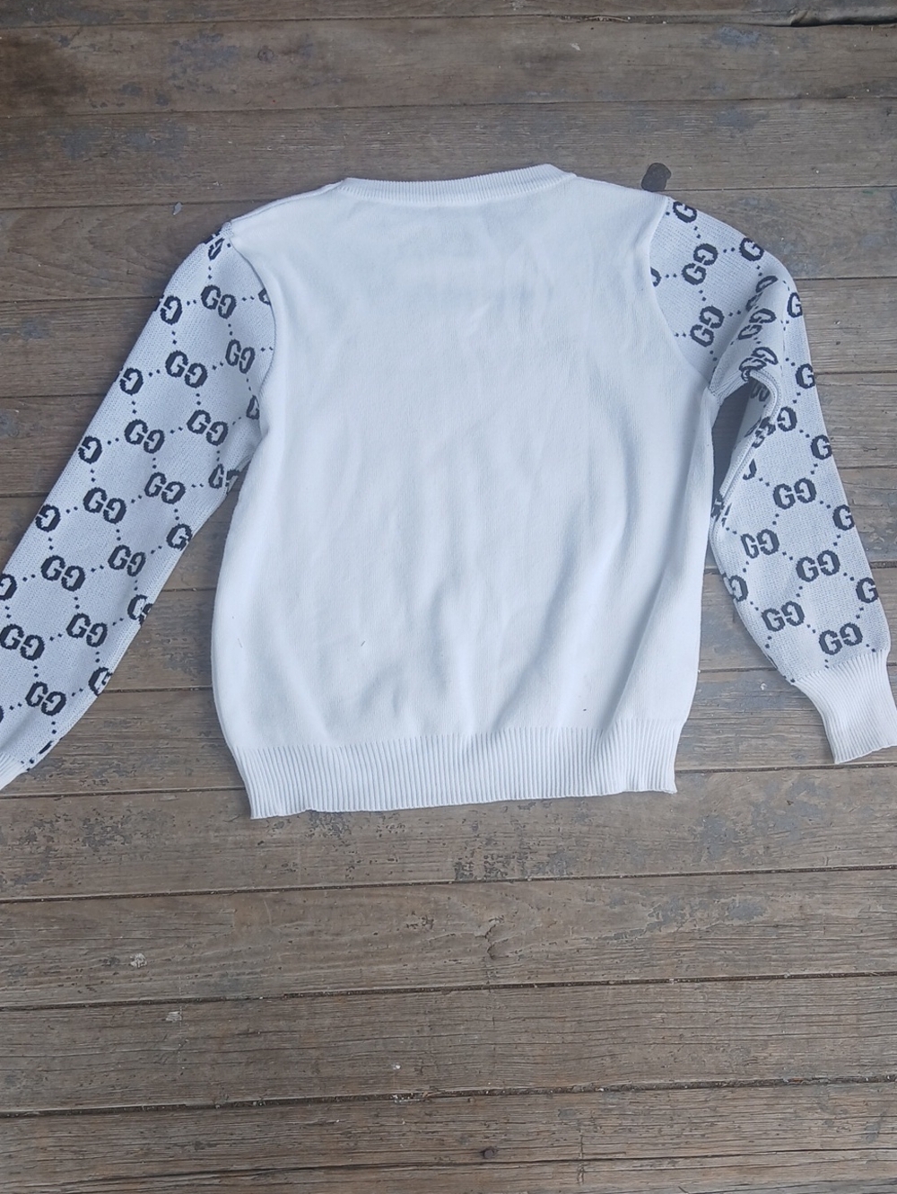 Gucci Graphic Sweater Gold Silver Red Green Embellishments - Picture 4 of 8